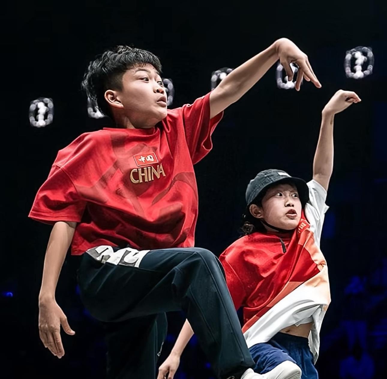 包含国际赛场上的势均力敌，硝烟弥漫的词条