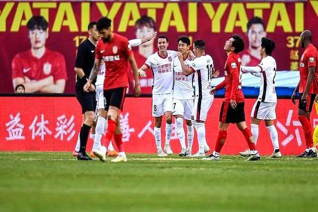 包含河北华夏大胜广州恒大，豪取连胜的词条