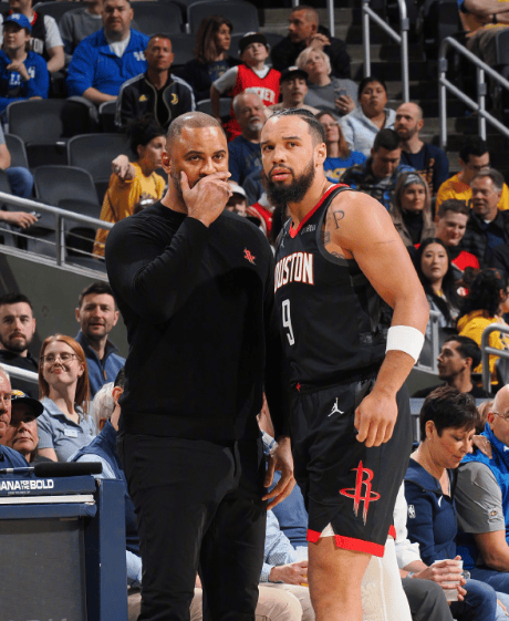 魔术队员发挥出色，击败对手(魔术的神奇之处就在于)