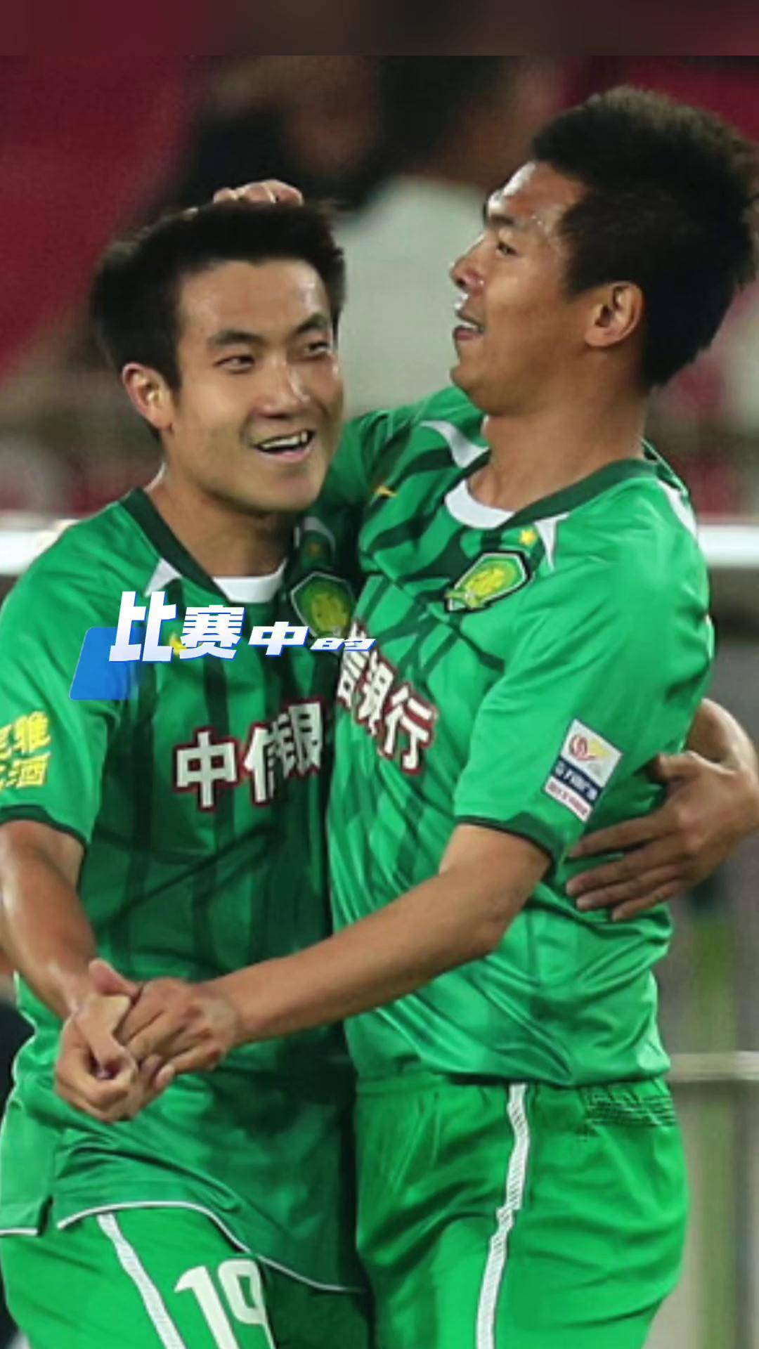 足球比赛上演了一场精彩对抗