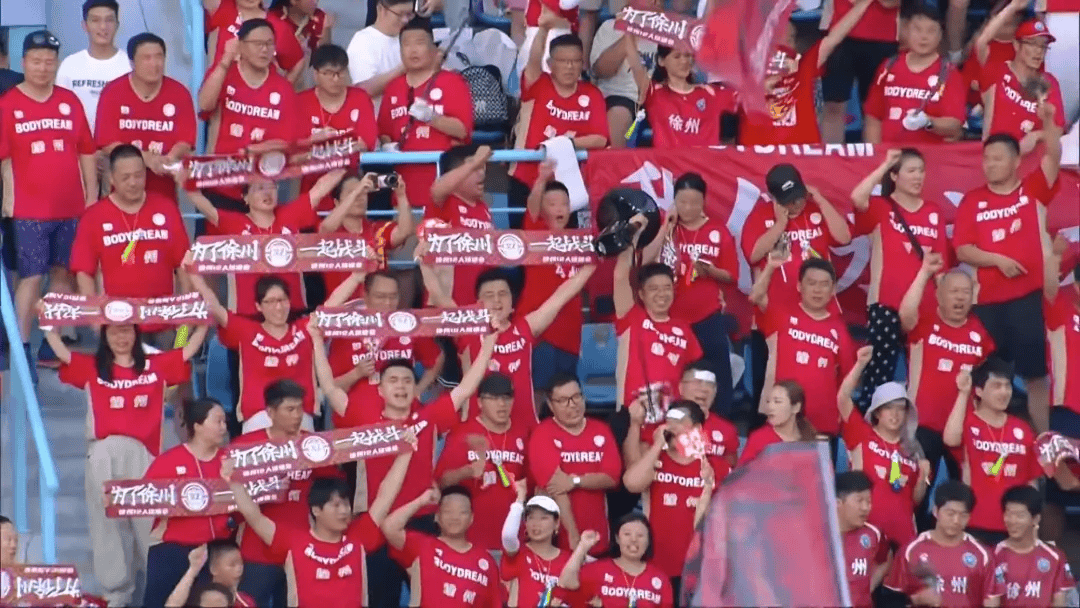 关于追逐胜利梦想，球员全力以赴比赛的信息