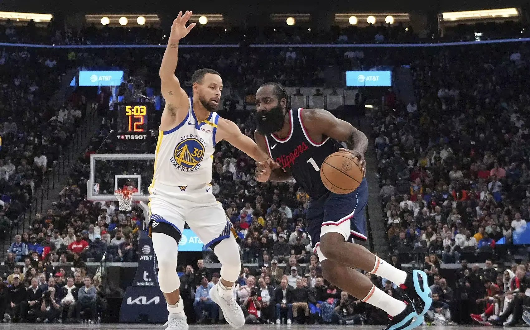 aoa体育直播-关于掘金后卫神勇表现，率队击败对手的信息