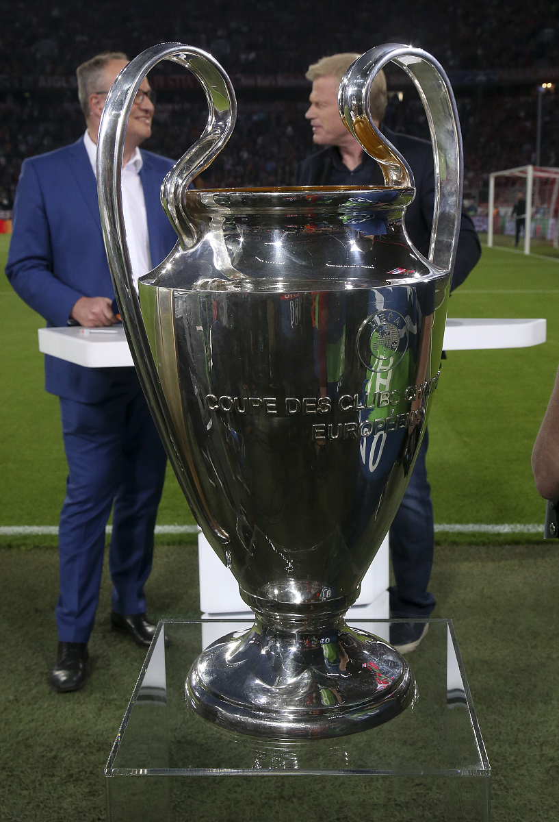 包含AC米兰客场告捷波切蒂诺赞赏球队表现的词条