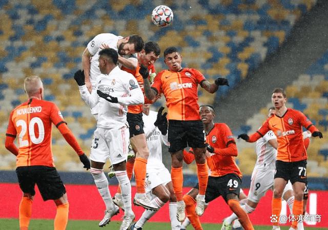 西甲疯狂进球战:双方鏖战场面火爆异常 西甲疯狂进球战:双方鏖战场面火爆异常