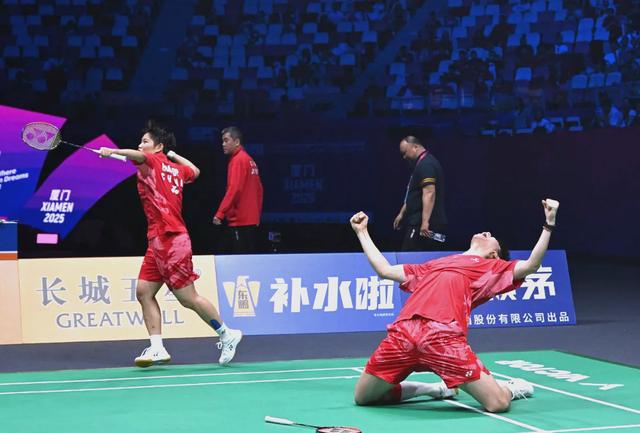 aoa体育娱乐-篮球世界联赛半决赛激烈比拼