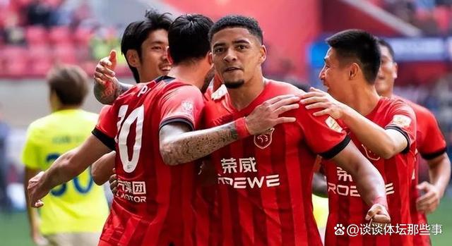 队长领衔首回合胜利,上海上港晋级的简单介绍 队长领衔首回合胜利,上海上港晋级的简单介绍