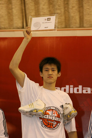 aoa体育-包含明日之星挑战赛：新秀球员冲刺MVP大奖的词条