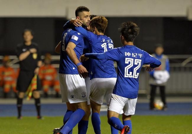 包含武汉卓尔主场告捷，跃升积分榜前八的词条