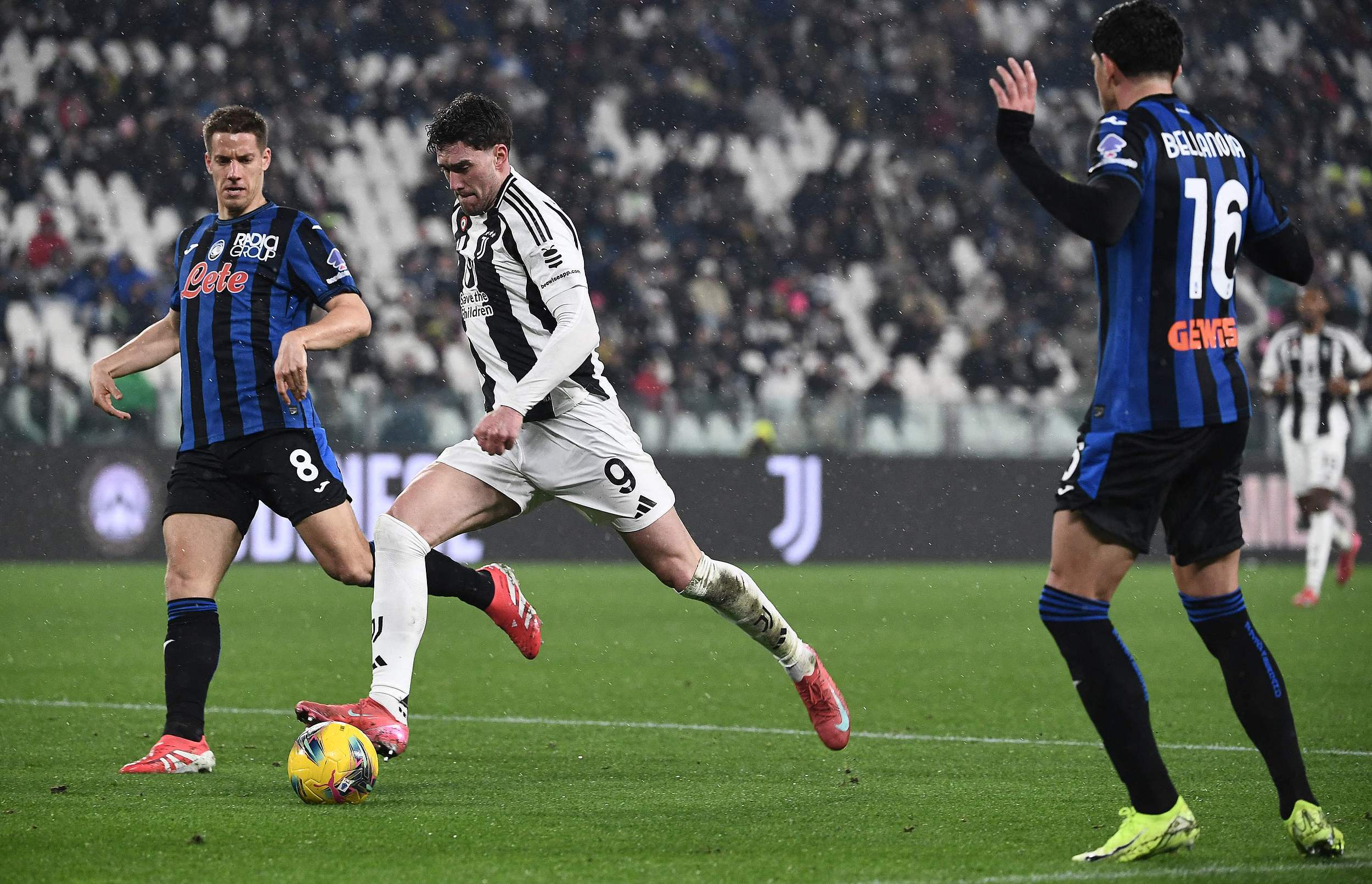 关于尤文图斯主场告捷，稳坐积分榜榜首的信息