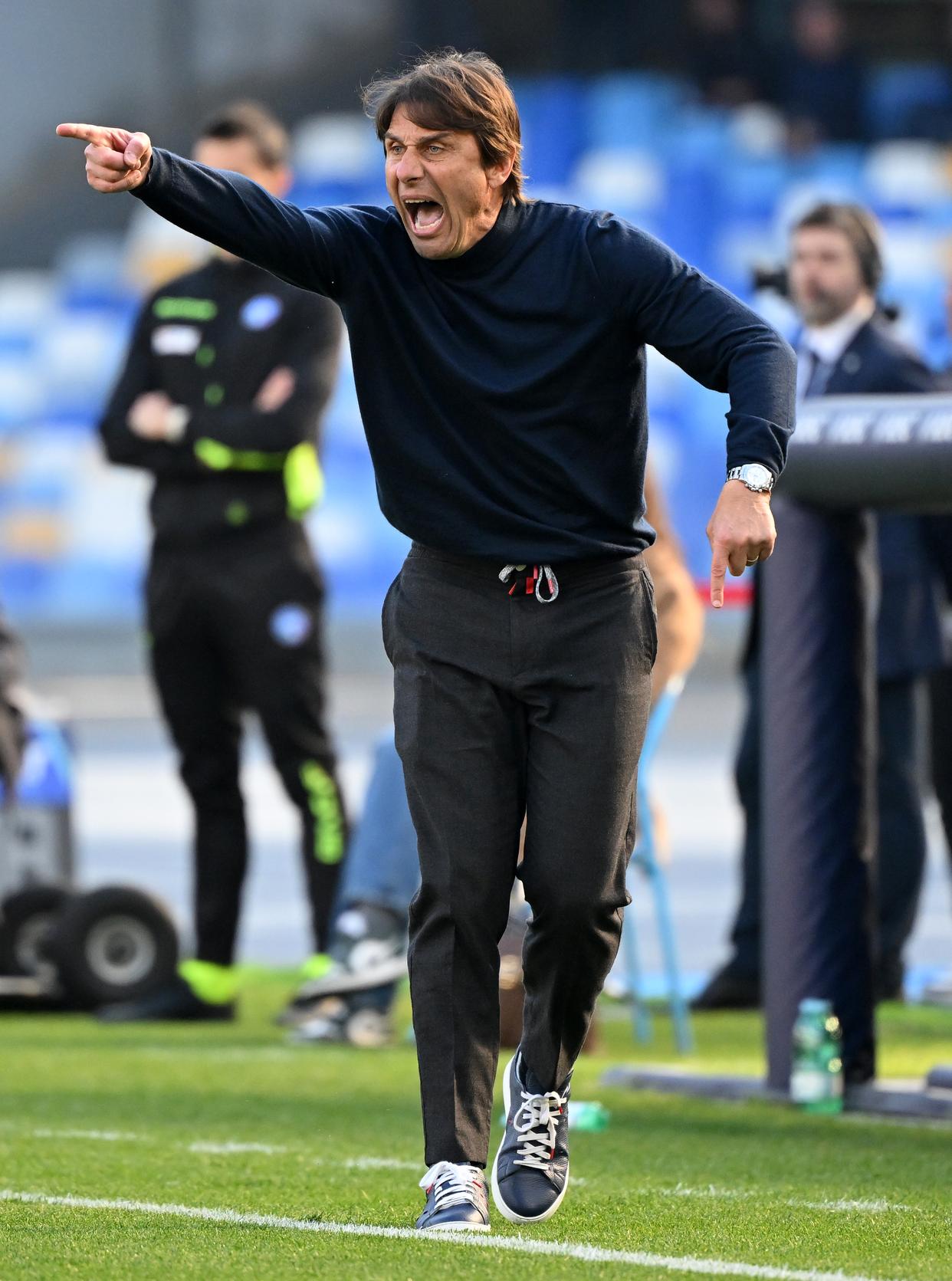 那不勒斯客场逼平佛罗伦萨,保持连胜 那不勒斯客场逼平佛罗伦萨,保持连胜