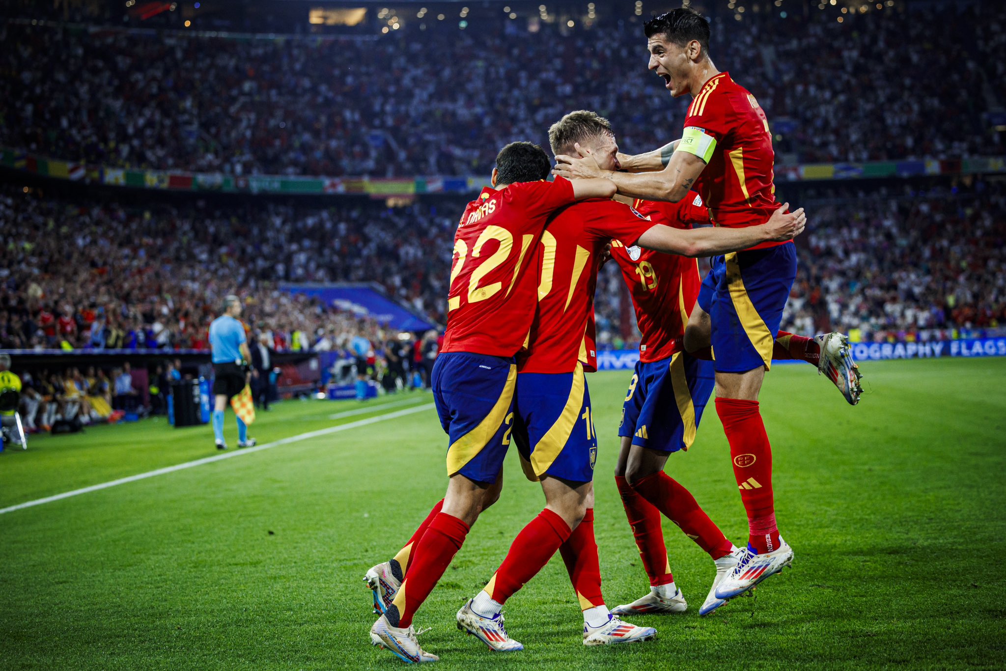 aoa体育直播-西班牙队在友谊赛中击败对手