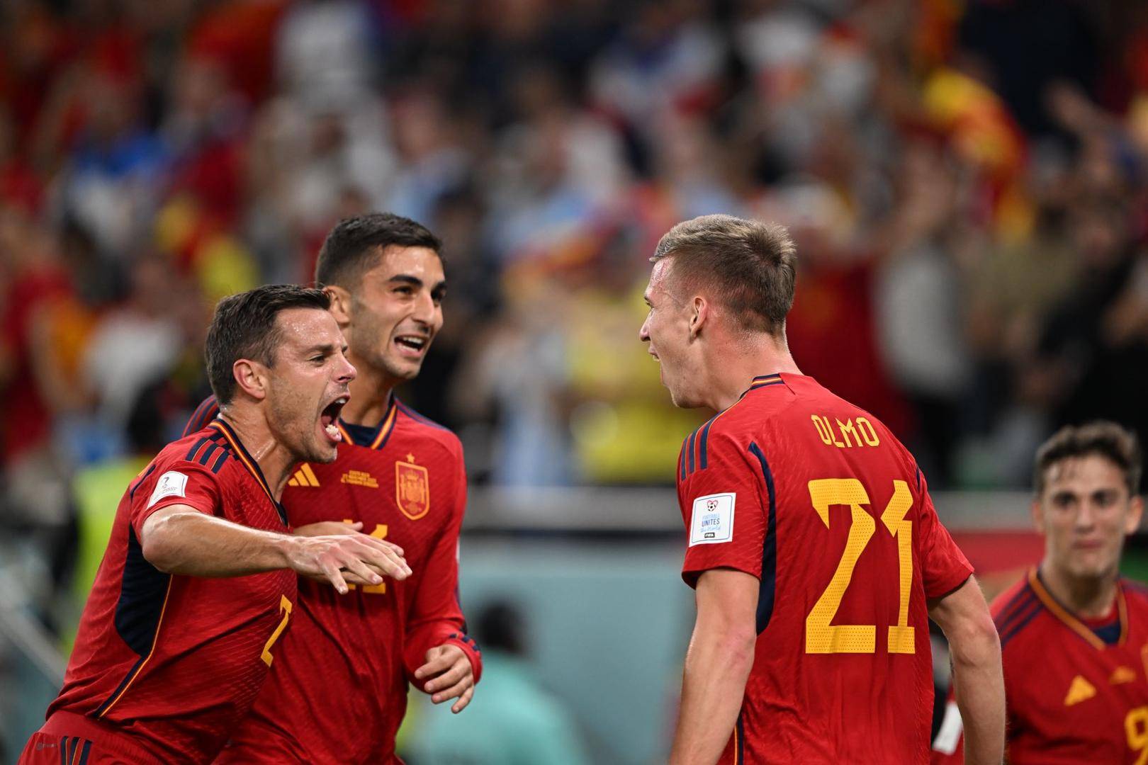 西班牙队在友谊赛中击败对手